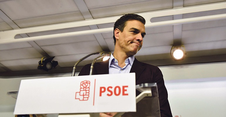 Pedro Sánchez trat nach der Abstimmung vor die Presse. Foto: efe