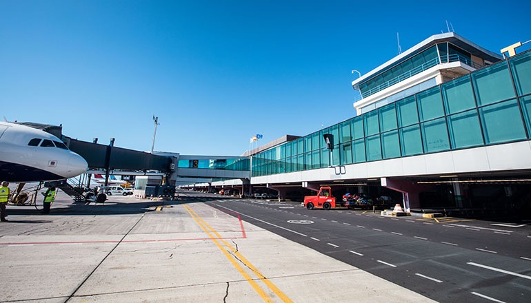 Flughafen_TURISMODETENERIFE