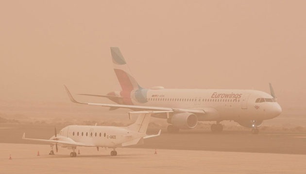 Auf Gran Canarias Flughafen wurde der Verkehr lahm gelegt. Foto: EFE