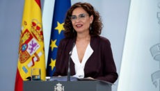 Regierungssprecherin und Finanzministerin María Jesús Montero während einer Pressekonferenz am vergangenen Dienstag Foto: EFE