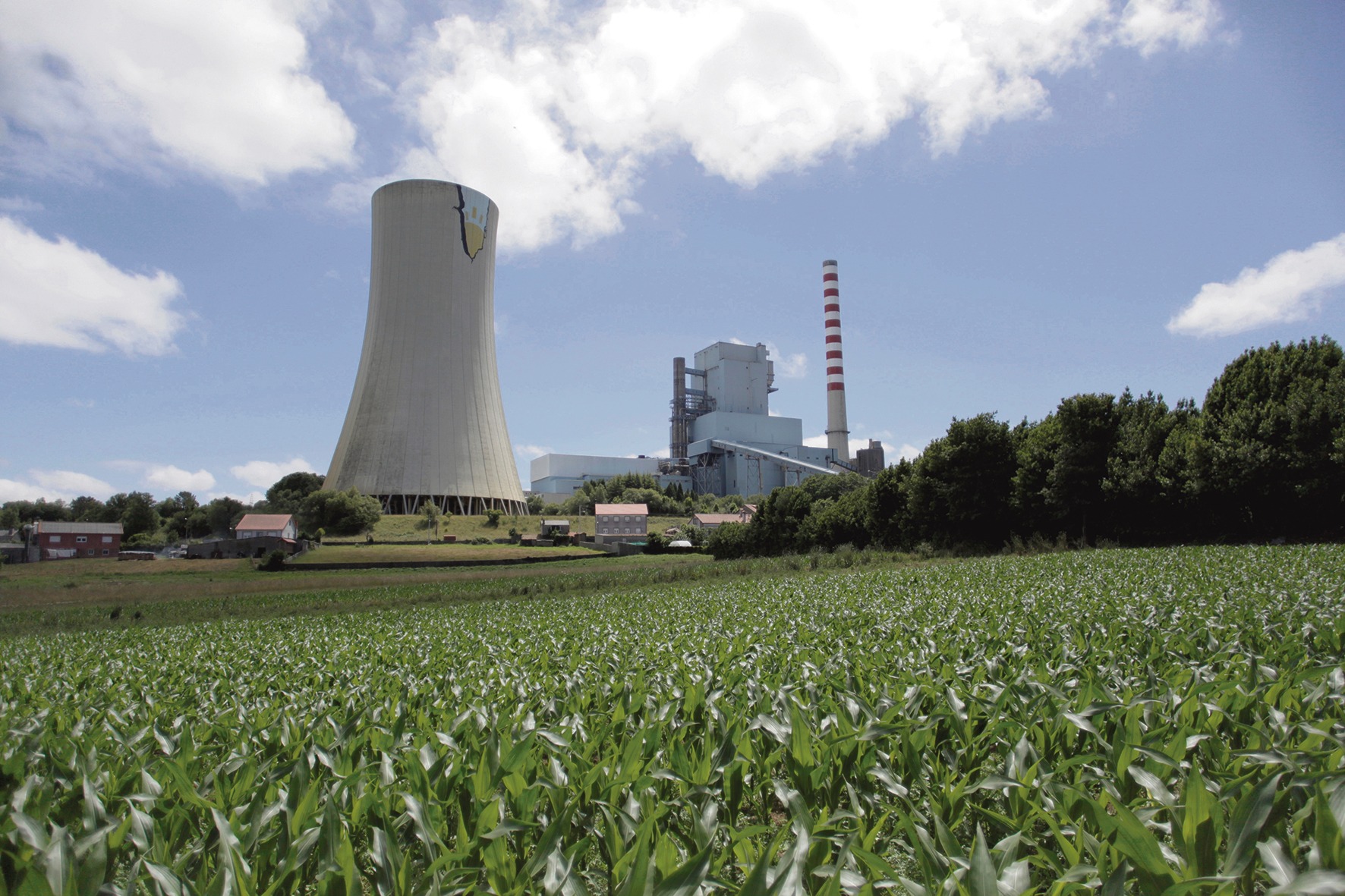 Das Kohlekraftwerk Meirama in Cerceda (A Coruña) ist eines von sieben, die am 30. Juni den Betrieb eingestellt haben. Foto: efe