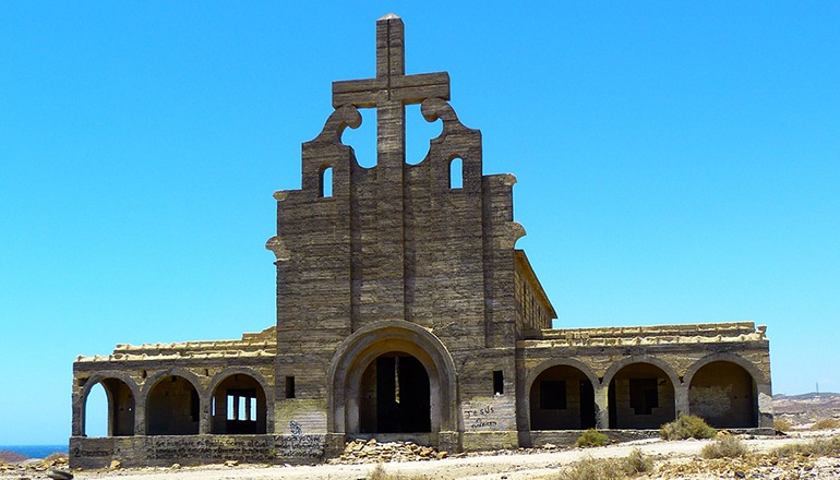 Besonders eindrucksvoll ist die Kirche. Viel mehr als diese Ruine gab es allerdings nie, denn die Stadt und ihre Gebäude wurden niemals fertiggesellt. Foto: PIXABAY