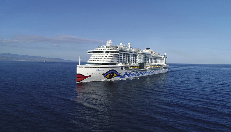 Die AIDAperla in kanarischen Gewässern: Die Kreuzfahrt zwischen den Jahren musste, ebenso wie die der AIDAmar, wegen technischer Probleme ausfallen. Foto: Aida Cruises