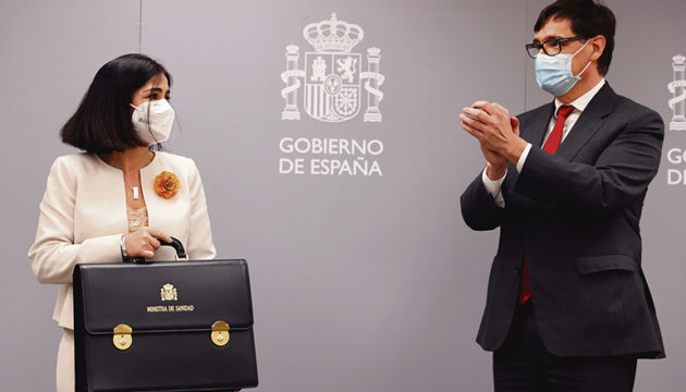 Carolina Darias und der scheidende Minister Salvador Illa am 27. Januar bei der Übergabe des Amtskoffers. Fotos: efe