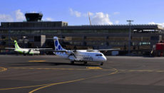 Ein Flugzeug der Airline Canaryfly auf dem Flughafen von La Palma Foto: Fotos Aereas de Canarias