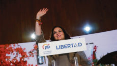 Isabel Díaz Ayuso bei einer Wahlkampfveranstaltung in Alcorcón Foto: efe