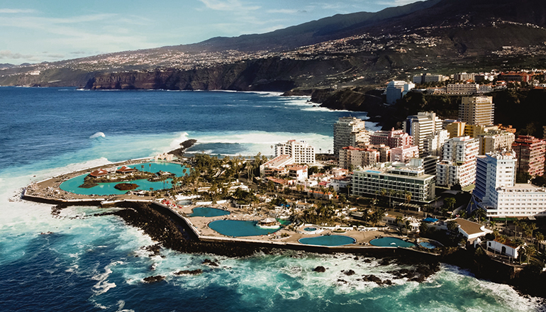 Im Lago Martiánez in Puerto de la Cruz wurden unter anderem das große Hauptschwimmbecken komplett neu gestrichen und defekte Wasserleitungen ersetzt. Foto: Ayuntamiento puerto de la cruz