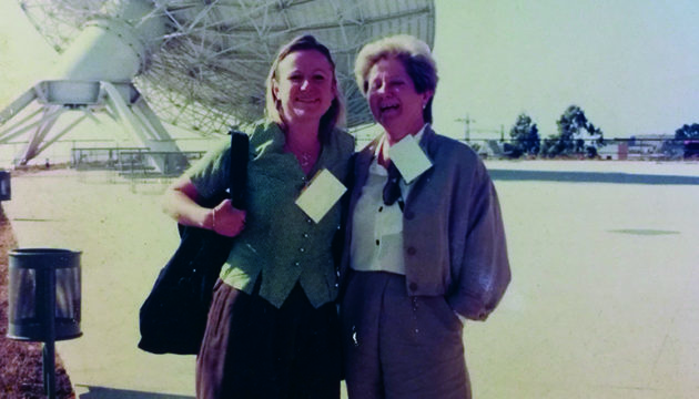 Die beiden Firmengründerinnen Teresa von Levetzow (l.) und Hannelore Lindner 1992 bei der Einweihung des Museums der Wissenschaft und des Kosmos in La Laguna durch den damaligen Thronfolger Prinz Felipe