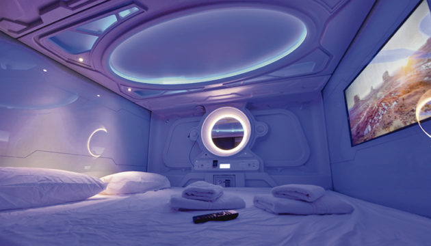 Geradezu futuristisch sehen die Schlafkapseln aus, von denen es insgesamt 66 gibt. Fotos: Moisés Pérez
