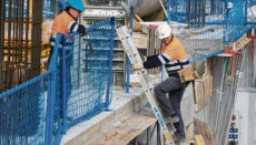Zeitlich befristete Arbeitsverträge für bestimmte Bauprojekte können missbraucht werden, um eine Festanstellung der Mitarbeiter zu umgehen. Foto: EFE