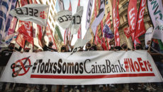 Angestellte der CaixaBank protestieren gegen Entlassungen. Foto: EFE