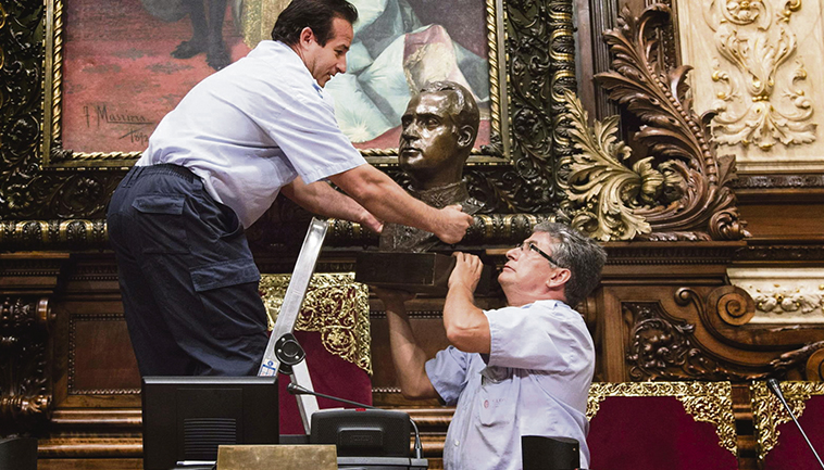 Die Büste des emeritierten Königs Juan Carlos I. wurde im Juli 2015 aus dem Plenarsaal der Stadtverwaltung von Barcelona entfernt. Foto: efe