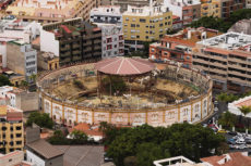 Das 128 Jahre alte Bauwerk mitten in Santa Cruz verfällt zusehends. Gegenwärtig liegen dem Cabildo verschiedene Pläne für eine neue Nutzung und den Umbau vor. Foto: efe