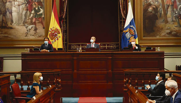 König Felipe VI. präsidierte das kanarische Parlament in Santa Cruz, das dieses Jahr sein 40-jähriges Bestehen feiert. Foto: © Casa de S.M. el Rey