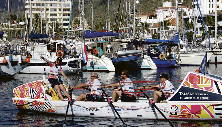 Eines der Vierer-Ruderboote am Start in einer vergangenen Ausgabe der Atlantic Challenge. Fotos: EFE/talisker whisky atlantic challenge