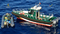 An Bord des Bootes, mit dem sie 46 Pakete Haschisch transportierten, waren ein 32-jähriger und ein 36-jähriger Marokkaner sowie ein 16-jähriger Junge. Foto: Guardia Civil