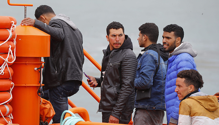 Marokkanische Migranten, die in Spanien ankommen, müssen nun wieder damit rechnen, abgeschoben zu werden. Foto: EFE