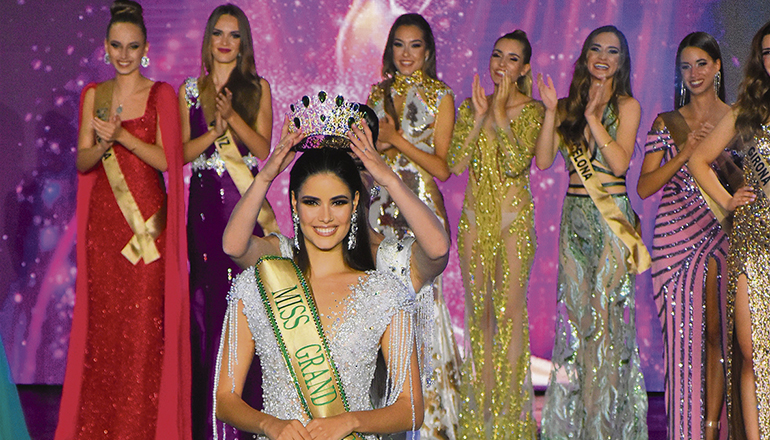 Die 20-jährige Hirisley bei ihrer Krönung Foto: EFE/Miss Grand Spain