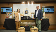 Die Leiterin des regionalen Landwirtschaftsressorts, Alicia Vanoostende, und der Direktor des Kanarischen Instituts für Qualitätssicherung landwirtschaftlicher Produkte, José Basilio Pérez, gaben die Gewinner des Wettbewerbs bekannt. Foto: Gobierno de Canarias